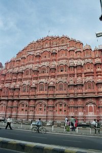 200px-Palacio_de_los_vientos_Jaipur.jpg